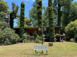 HERMOSA PROPIEDAD con amarre, ISLA DELTA TIGRE ! 5 AMB. 3 DORM. 1 EN SUITE,