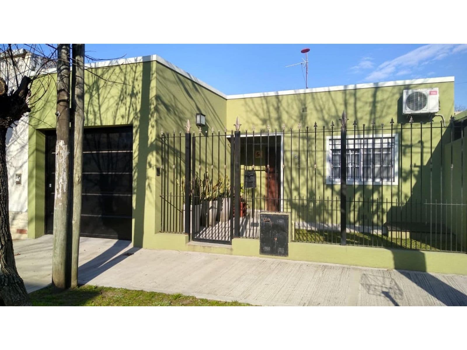 Casa 2 Dormitorios, Excelente Estado Y Ubicación. — foto 2
