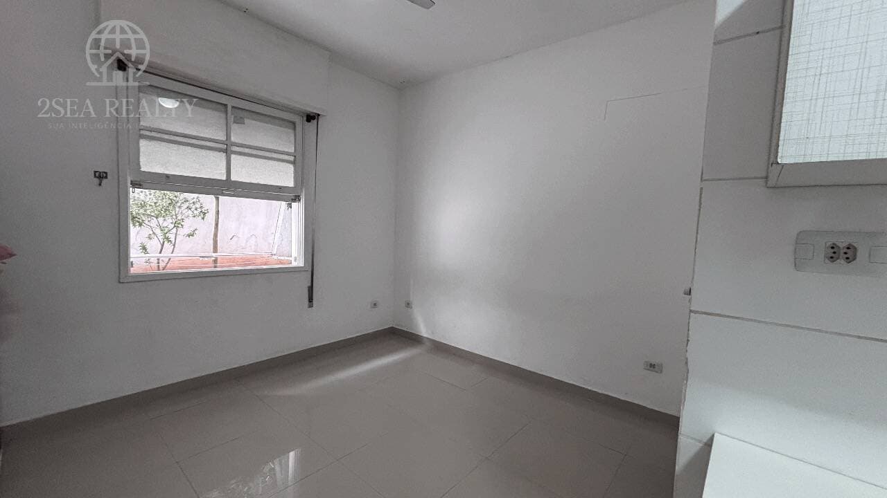 Kitnet Térrea à Venda - 1 Quadra da Praia em Santos — foto 3