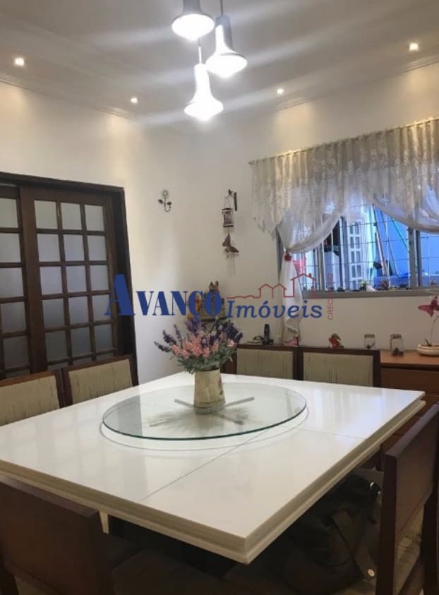 Ampla casa com churrasqueira e armários - Estuda permuta — foto 5