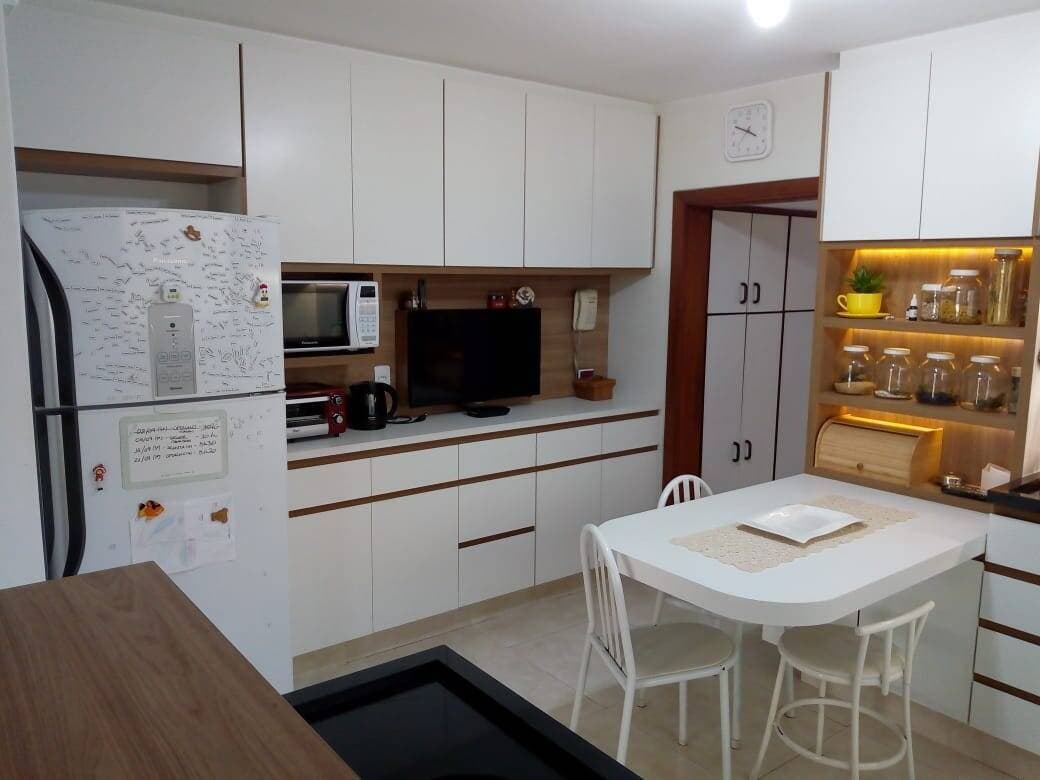 EXCELENTE CASA NO RESIDENCIAL ALPHAVILLE 4 — foto 3