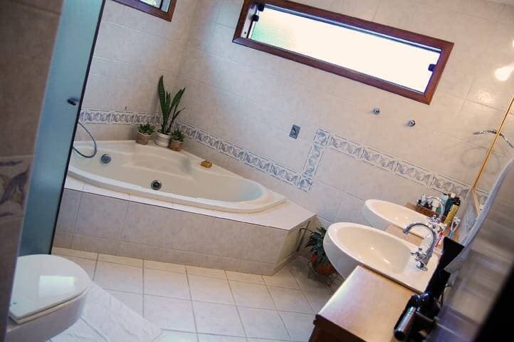 EXCELENTE CASA NO RESIDENCIAL ALPHAVILLE 4 — foto 7