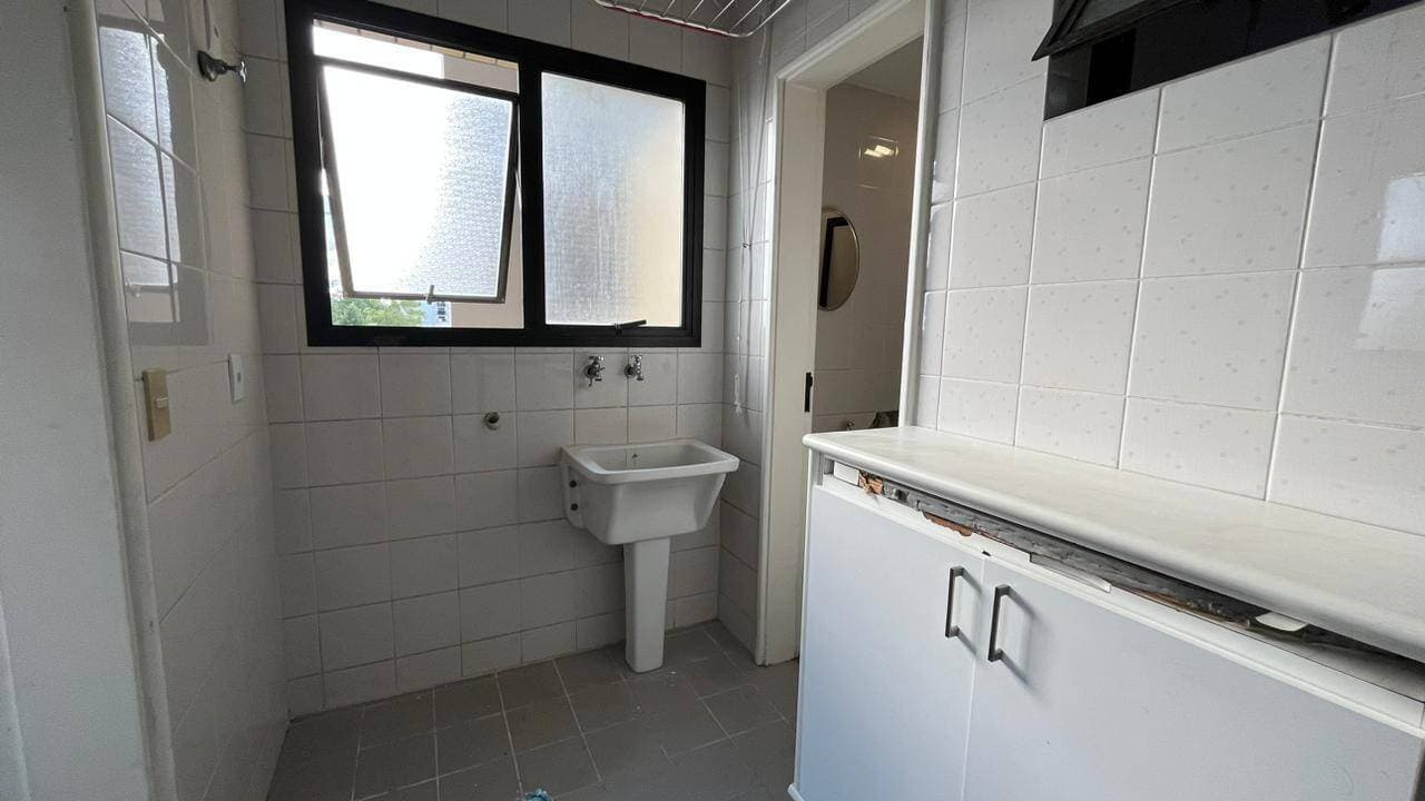APARTAMENTO NO MIOLO DE ALPHAVILLE - OPORTUNIDADE — foto 2