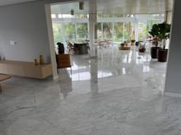 MARAVILHOSA RESIDÊNCIA NO MIOLO DO TAMBORÉ 1