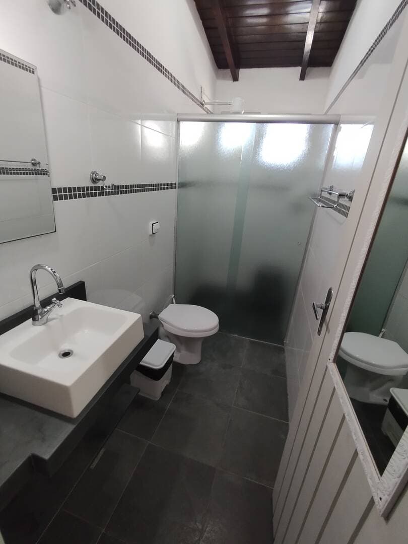 Casa Espaçosa em Localização Privilegiada — foto 13