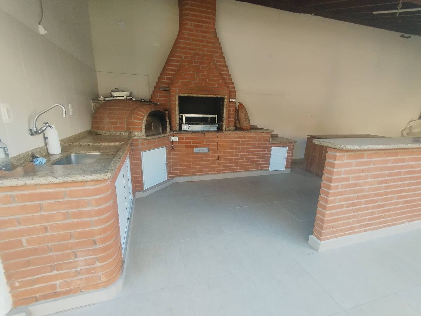 Sobrado - Locação  Bairro Massaguaçu — foto 9