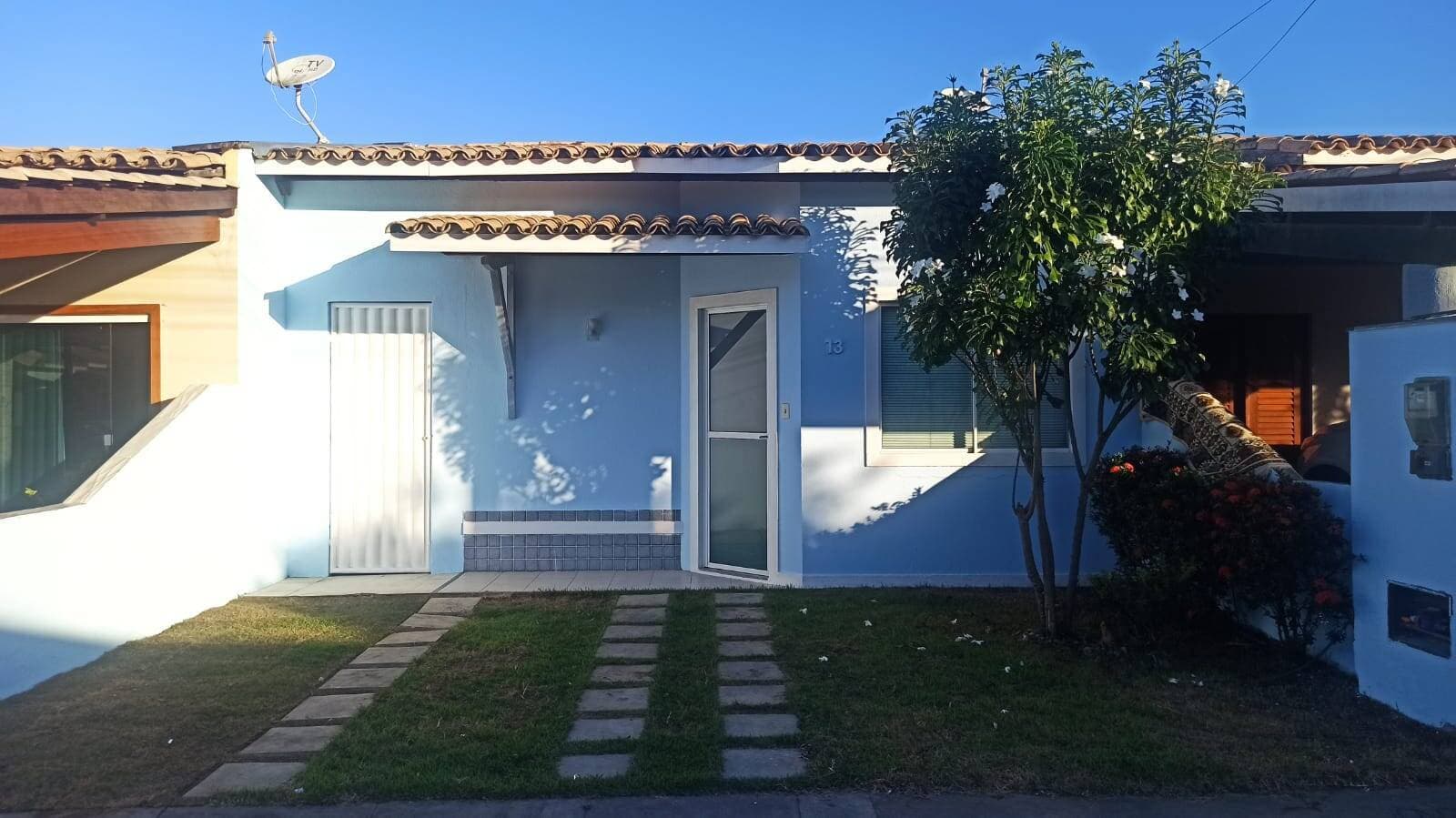 Alugo - Casa 2/4 no condomínio Parque das Araras — foto 1