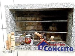C256 - Bela residência no Centro em região de moradores