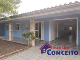 C339 - Bela residência em ótima localização para moradia