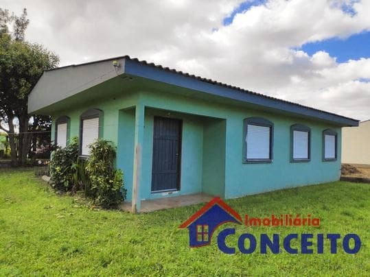 C282 - Excelente residência de esquina a 450 metros do mar — foto 1
