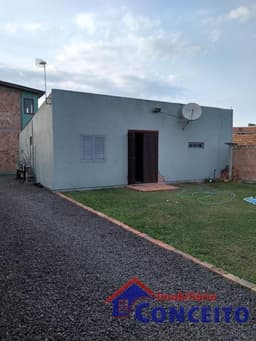 C529 - Imóvel com 02 casas em localização de moradores