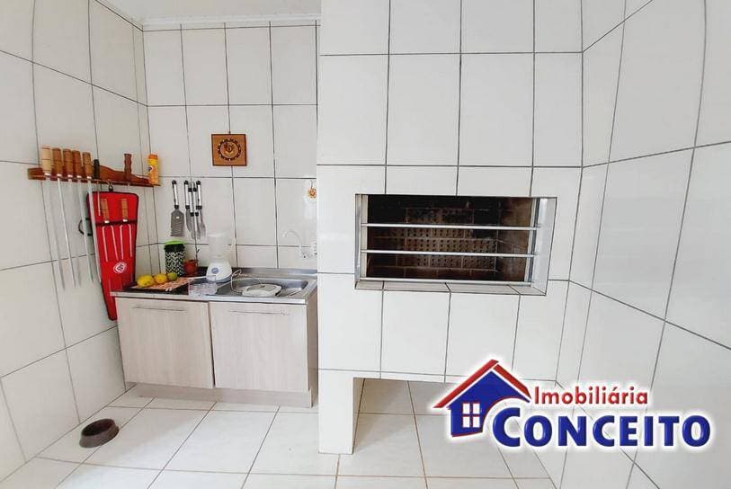 C331 - Excelente residência com 03 dormitórios em região de moradores — foto 15