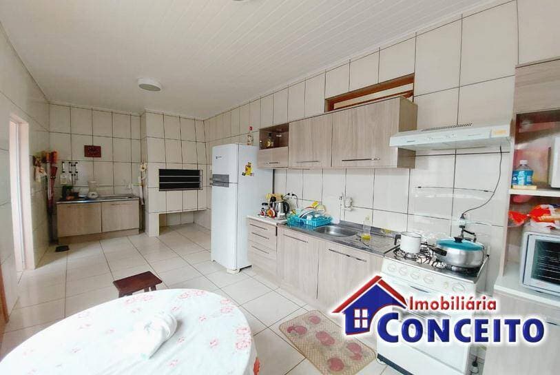 C331 - Excelente residência com 03 dormitórios em região de moradores — foto 14