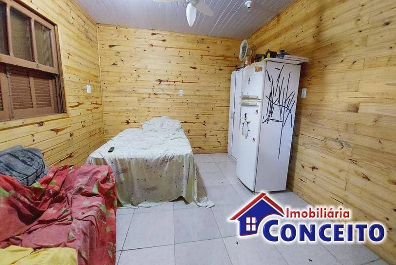 C421 - Excelente residência composta de 03 dormitórios em Albatroz — foto 6
