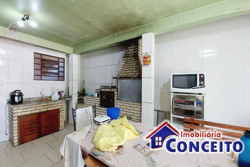 C421 - Excelente residência composta de 03 dormitórios em Albatroz — foto 7