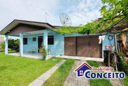 C26 - Excelente residência de esquina em localização de veraneio
