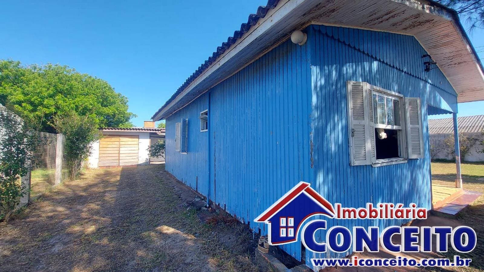 C125 - Residência a 400 metros do mar com 02 terrenos em Marisul — foto 1