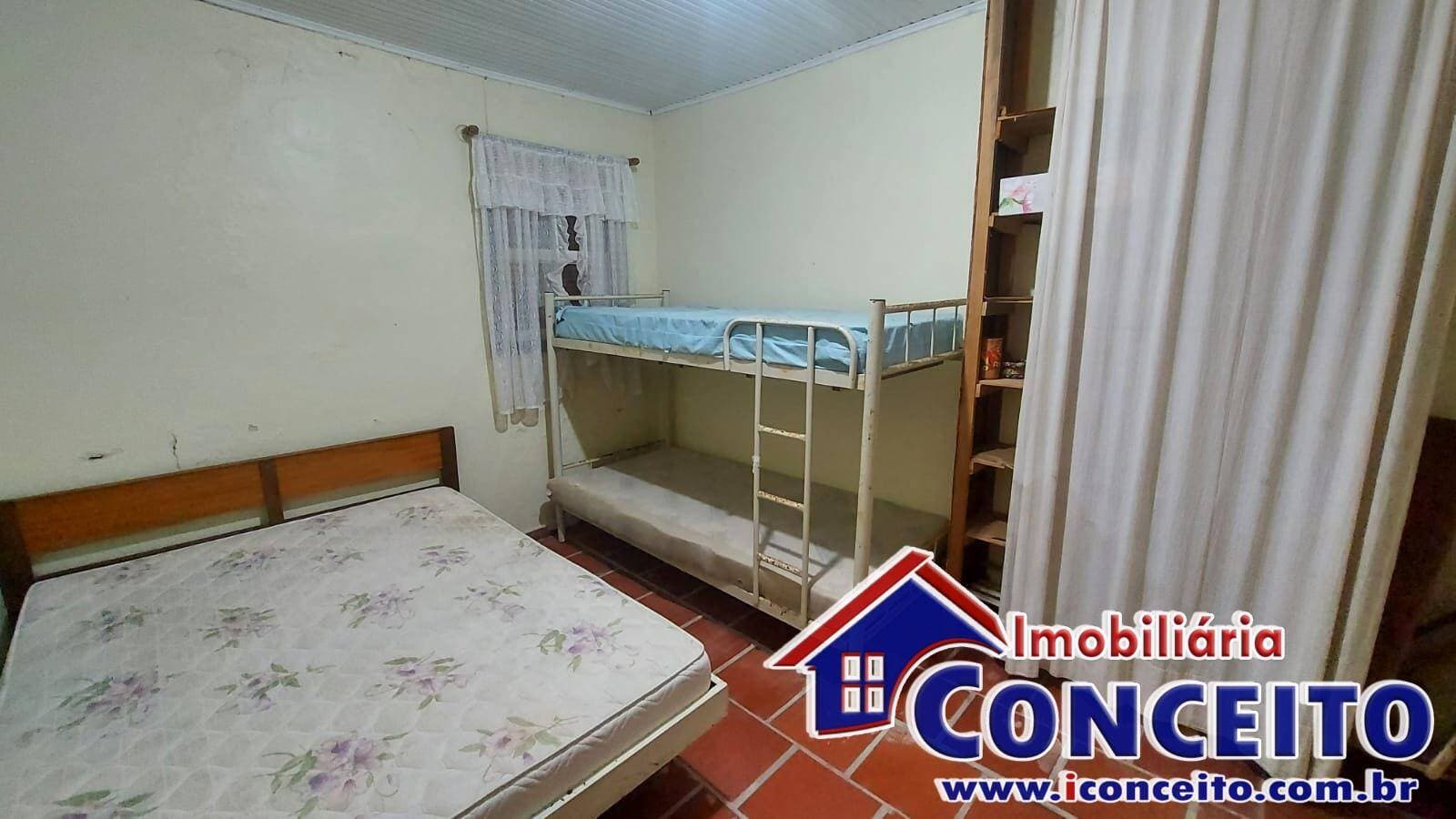 C505 - Residência localizada a 200 metros do mar em Mariluz — foto 15