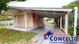 C568 - Linda residência de madeira com 3 dormitórios no bairro Presidente