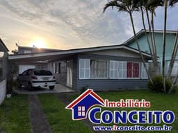 C1083 - Residência em excelente localização no Centro de Imbé/RS