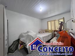 C388 - Excelente residência com suíte a 150 metros do mar