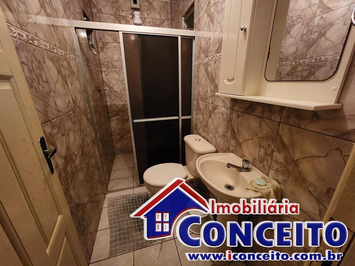 C822 - Residência de esquina com 4 dormitórios em Santa Terezinha — foto 11