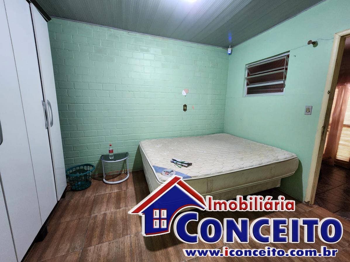 C822 - Residência de esquina com 4 dormitórios em Santa Terezinha — foto 12