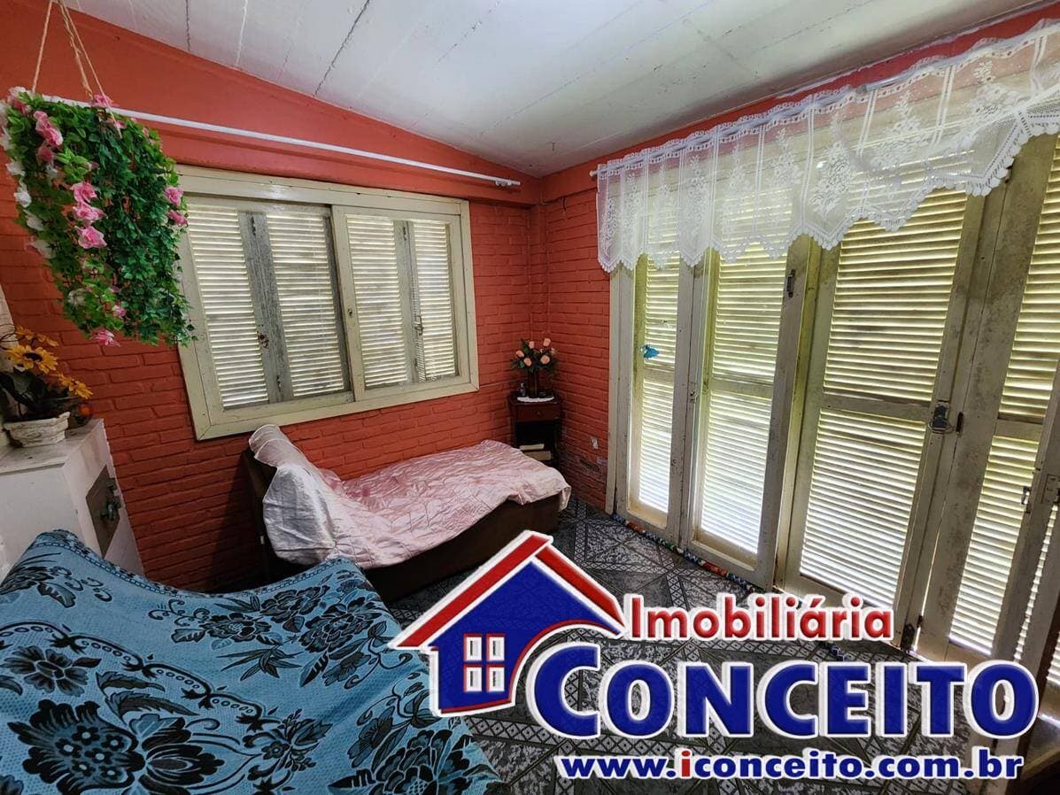 C822 - Residência de esquina com 4 dormitórios em Santa Terezinha — foto 15