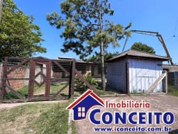 C830 - Residência com 3 dormitórios localizada no balneário Albatroz