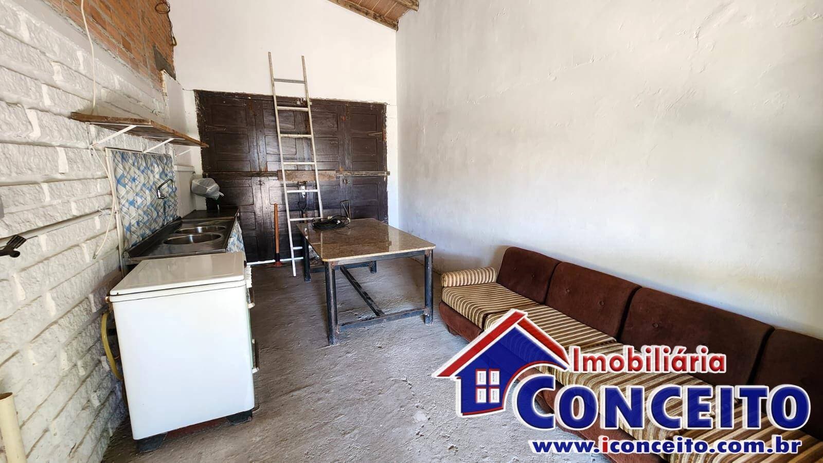 C160 - Excelente residência localizada no centrinho de Mariluz — foto 4