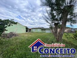 C587 - Residência localizada a 400 metros do mar no balneário Ipiranga