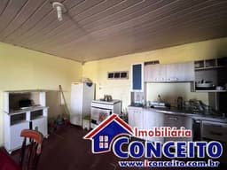 C111 - Residência de esquina localizada no balneário Santa Terezinha