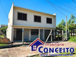 C895 - Excelente sobrado a 100 metros do mar em Albatroz
