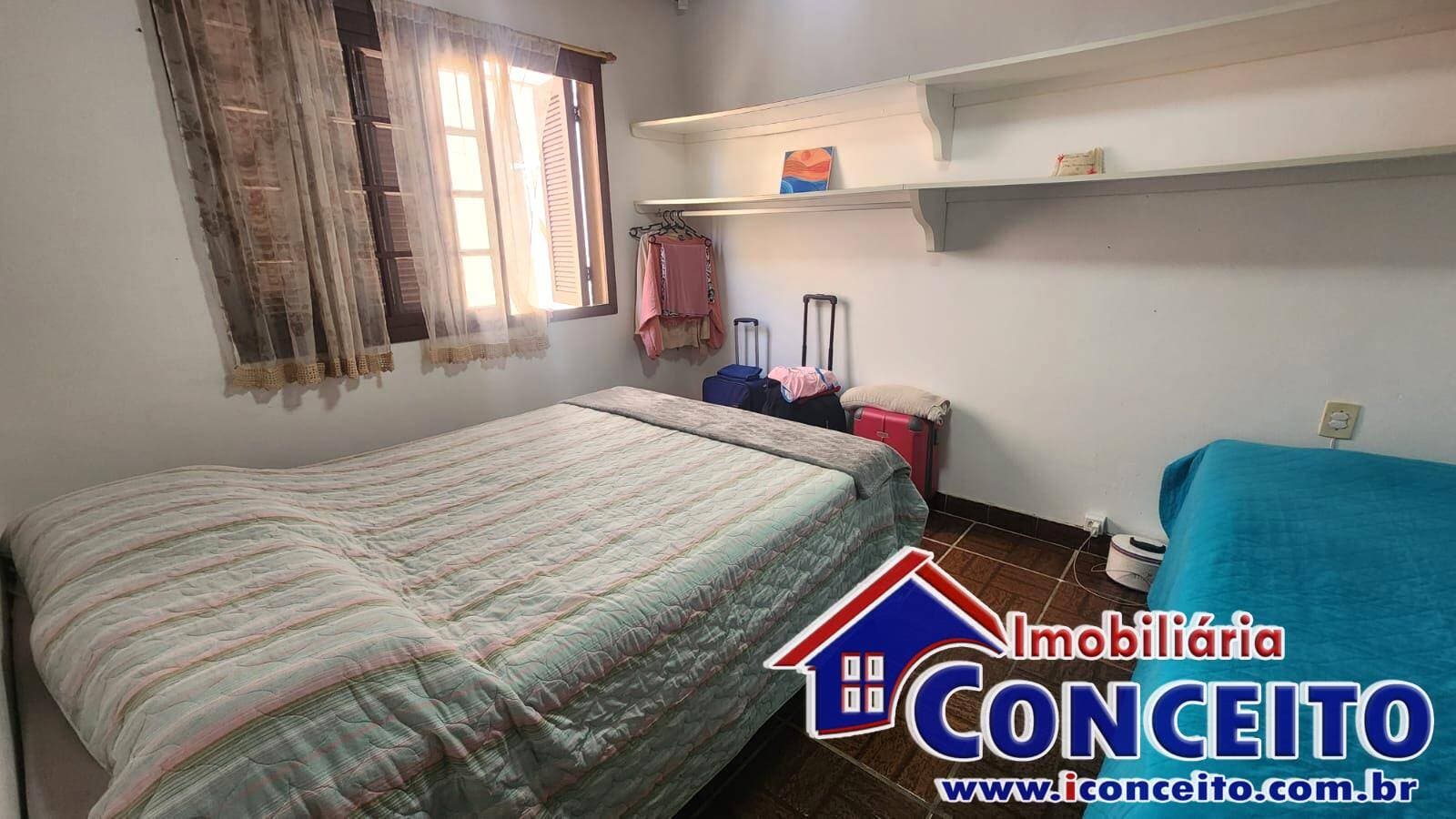 C271 - Linda residência com piscina localizada em Mariluz — foto 14