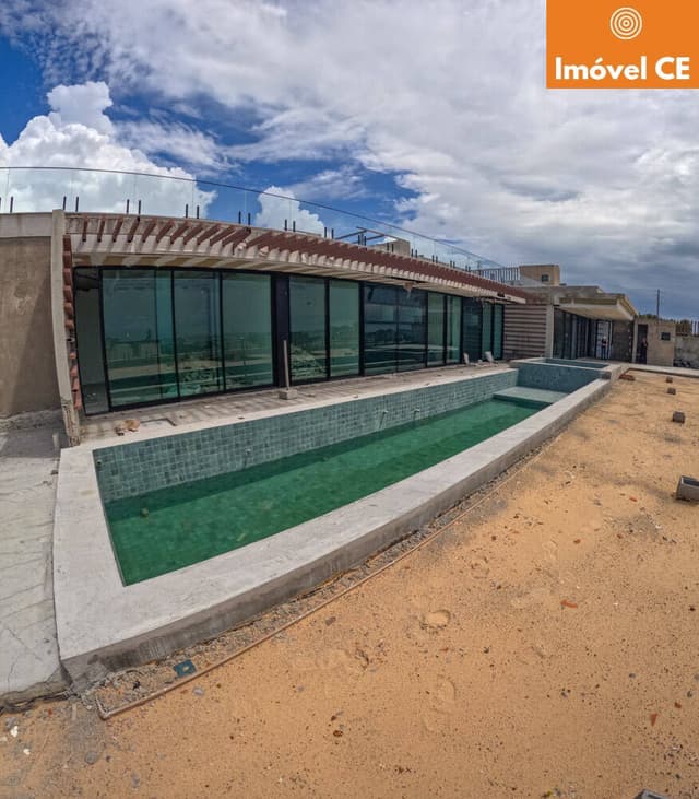 Casa com com 04 suítes para atender às necessidades de sua família.