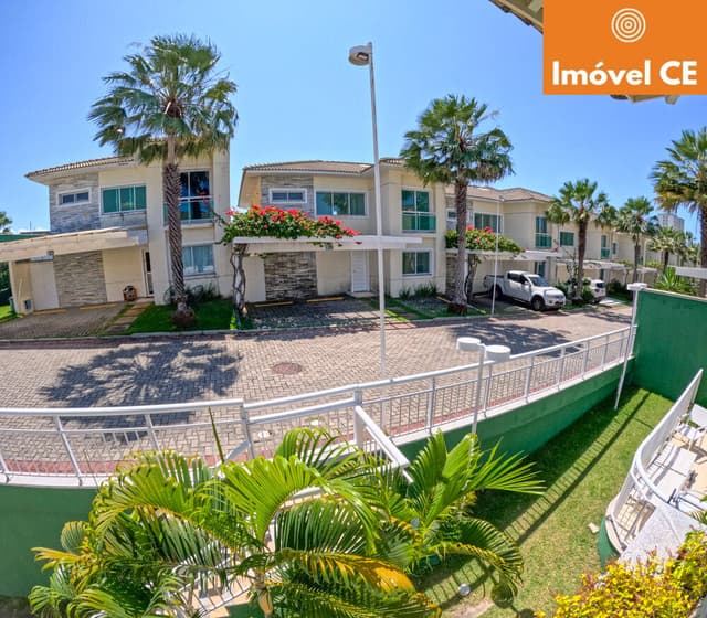 Luxuosa Casa de 4 Quartos na Praia do Futuro, a Poucos Passos do Mar