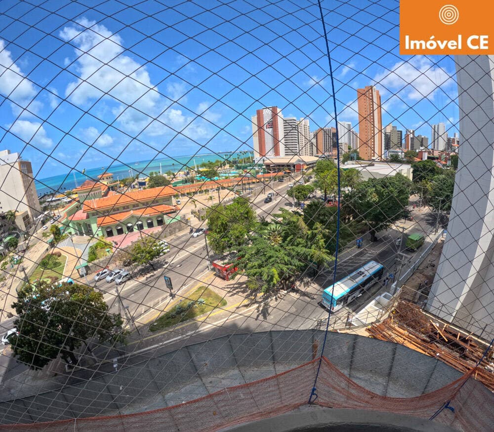 O apartamento em si é um verdadeiro refúgio de luxo, com espaços amplos e l — foto 5