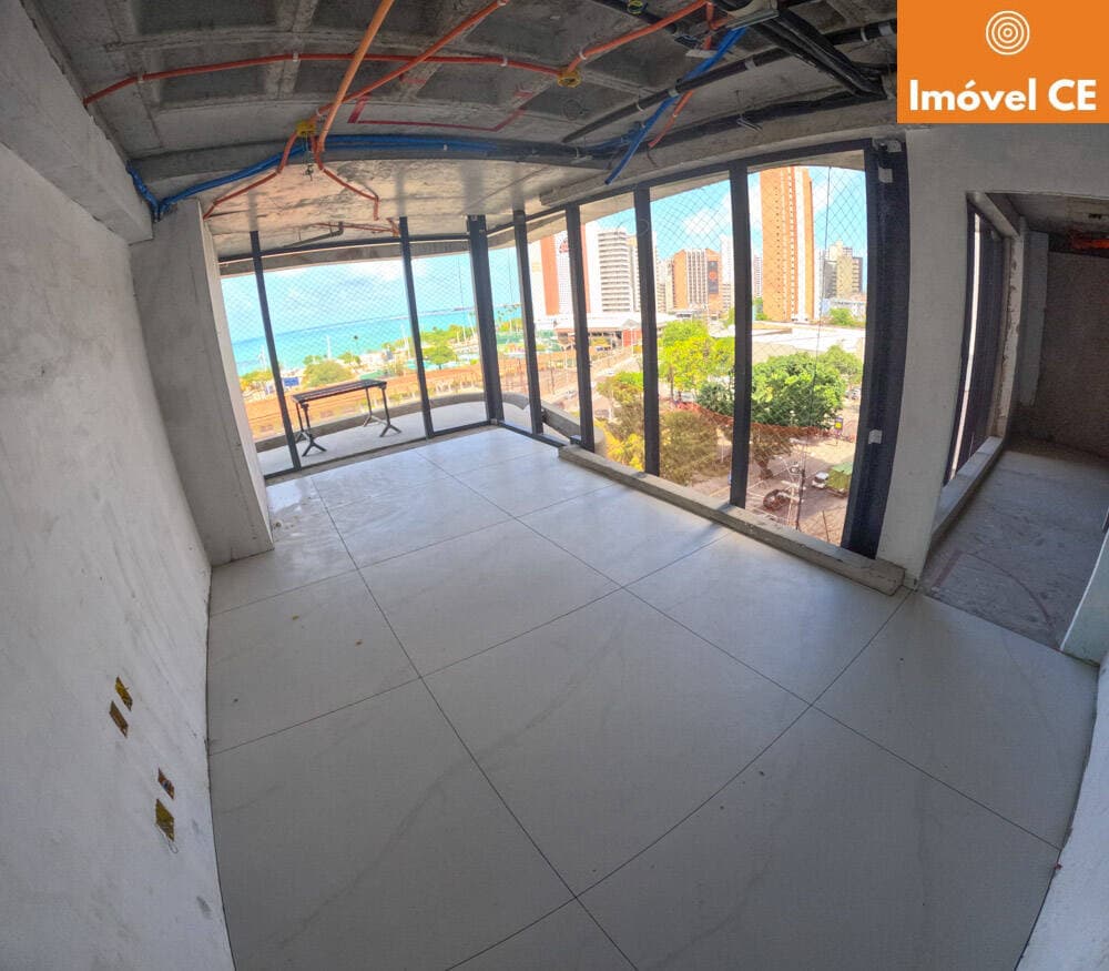 O apartamento em si é um verdadeiro refúgio de luxo, com espaços amplos e l — foto 13