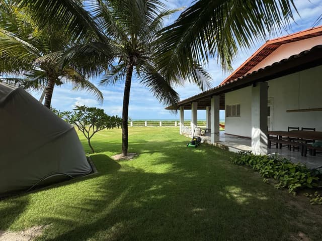 Casa pé na areia no Cumbuco – Exclusividade, luxo e vista infinita para o m