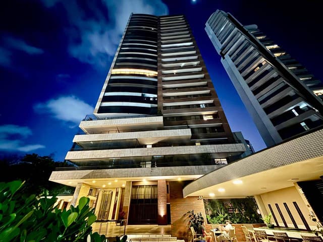 Luxo absoluto no Meireles – apartamento porteira fechada a poucos metros da
