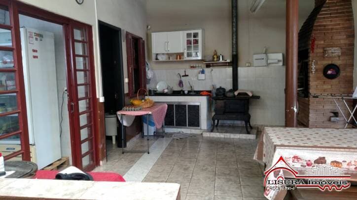 CASA A VENDA NO JD BELA VISTA JACAREÍ SP COM EDICULA — foto 2