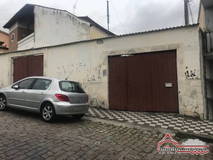 CASA RESIDENCIAL COMERCIAL NO CENTRO DE JACAREÍ SP — foto 1