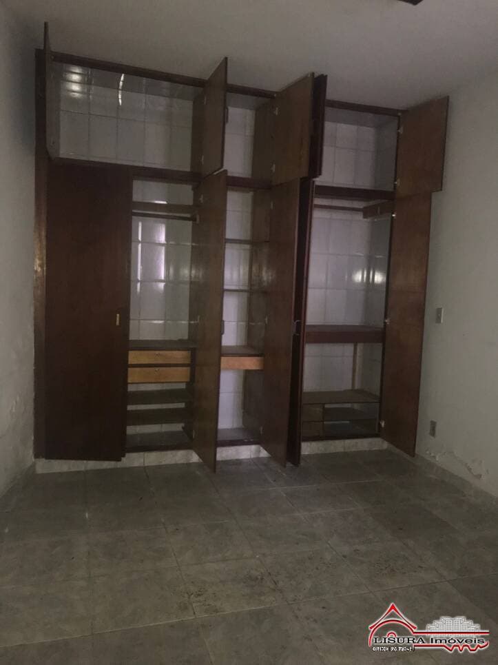CASA RESIDENCIAL COMERCIAL NO CENTRO DE JACAREÍ SP — foto 5