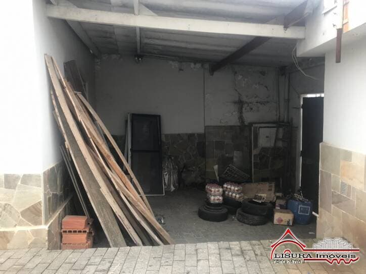 CASA RESIDENCIAL COMERCIAL NO CENTRO DE JACAREÍ SP — foto 7