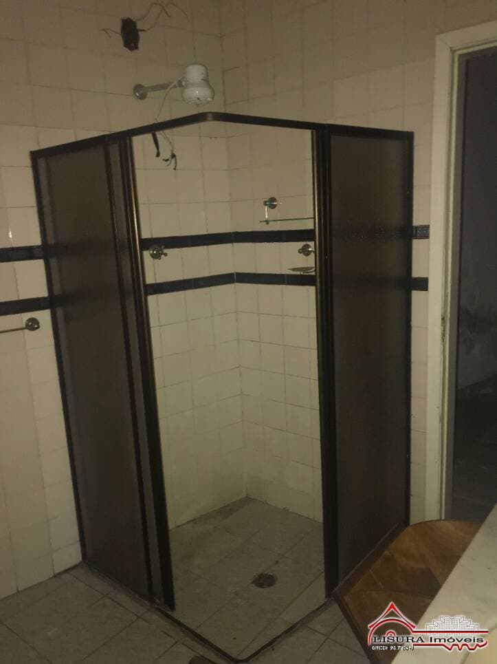 CASA RESIDENCIAL COMERCIAL NO CENTRO DE JACAREÍ SP — foto 11