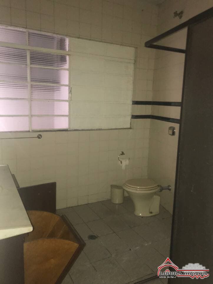 CASA RESIDENCIAL COMERCIAL NO CENTRO DE JACAREÍ SP — foto 12