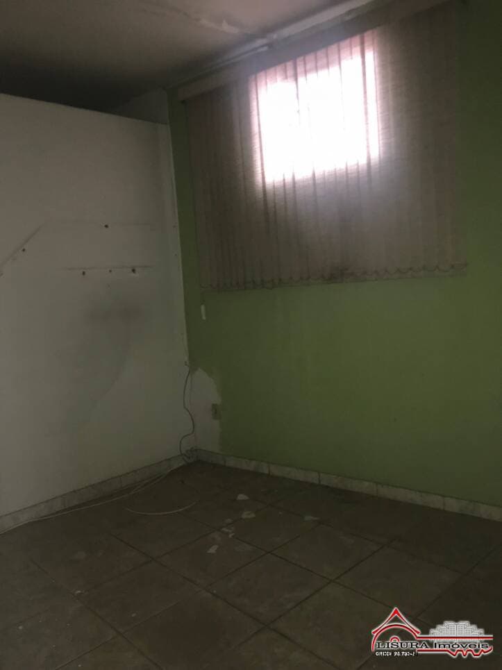 CASA RESIDENCIAL COMERCIAL NO CENTRO DE JACAREÍ SP — foto 13