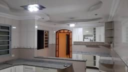 CASA COM PISCINA NO JD MARIA AMELIA JACAREÍ SP ACEITA CAMINHÃO