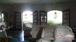 LINDA CASA COM 862 M² DE TERRENO