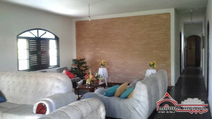 LINDA CASA COM 862 M² DE TERRENO — foto 2